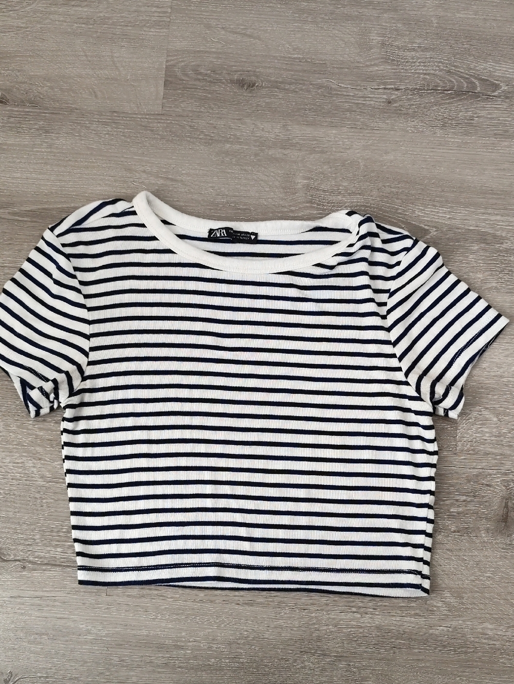 Zara White and Navy Striped Ribbed Crop Top